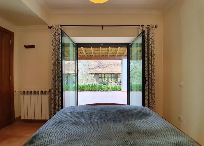 Casa Do Cuco, Acolhedora, Em Aldeia Tranquila Com Espaco Exterior Generoso Perto De *