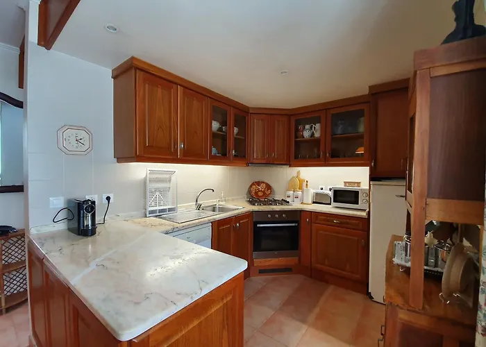 Casa Do Cuco, Acolhedora, Em Aldeia Tranquila Com Espaco Exterior Generoso Perto De Помбал